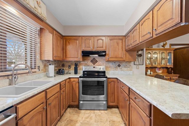 1313 FAIRVIEW COURT, Little Chute, WI 54140