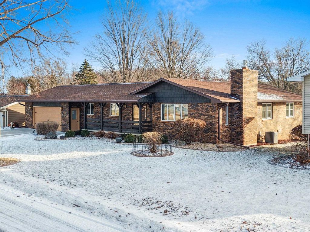 1313 FAIRVIEW COURT, Little Chute, WI 54140