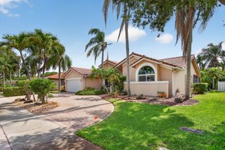 5333 N Springs Way, Coral Springs, FL 33076