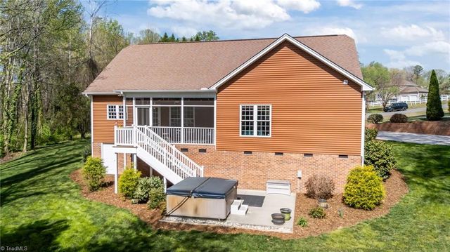 4921 Folkstone Court, Pfafftown, NC 27040