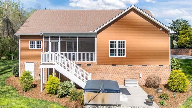 4921 Folkstone Court, Pfafftown, NC 27040