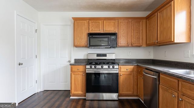 2909 Rusticwood Drive, Snellville, GA 30078