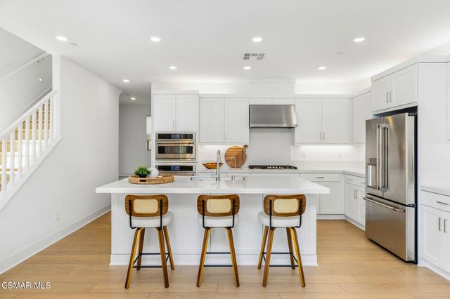 716 Edward Scholle Drive, Camarillo, CA 93010