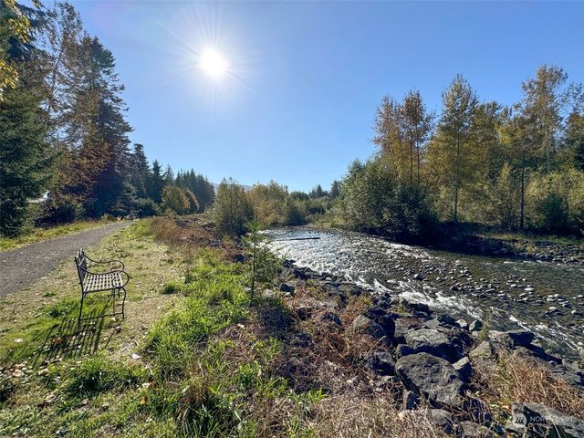 344 Dungeness Meadows, Sequim, WA 98382