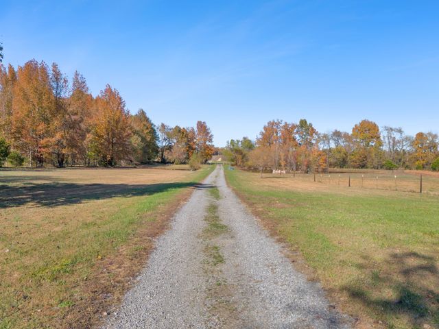 1325 Lost Country Dr, Springfield, TN 37172