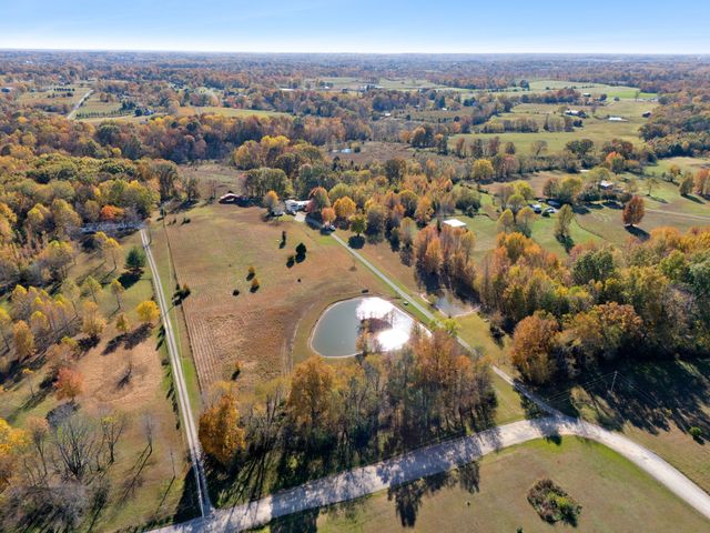 1325 Lost Country Dr, Springfield, TN 37172