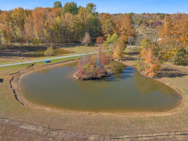 1325 Lost Country Dr, Springfield, TN 37172