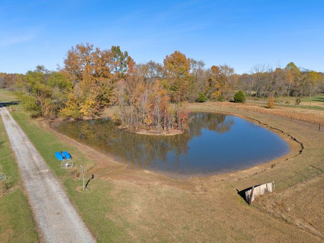 1325 Lost Country Dr, Springfield, TN 37172