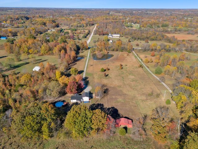 1325 Lost Country Dr, Springfield, TN 37172