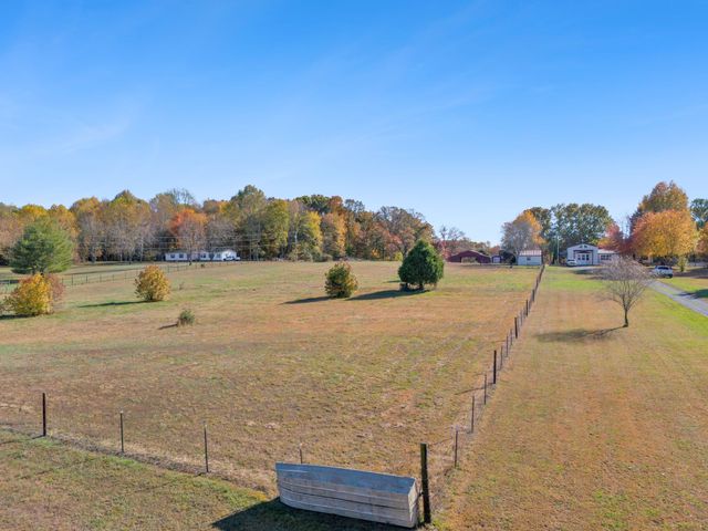 1325 Lost Country Dr, Springfield, TN 37172