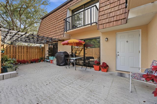 933 9th Lane A, Greenacres, FL 33463