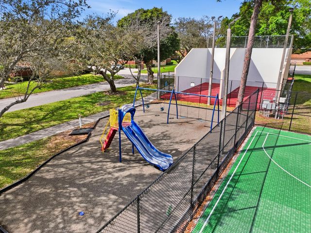 933 9th Lane A, Greenacres, FL 33463