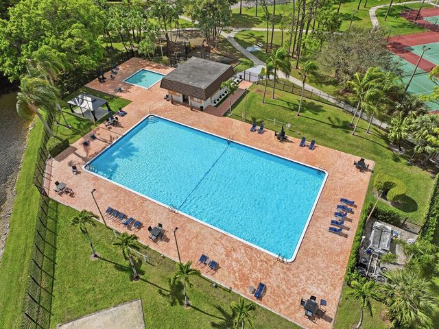 933 9th Lane A, Greenacres, FL 33463