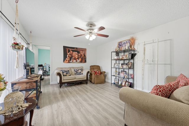 933 9th Lane A, Greenacres, FL 33463