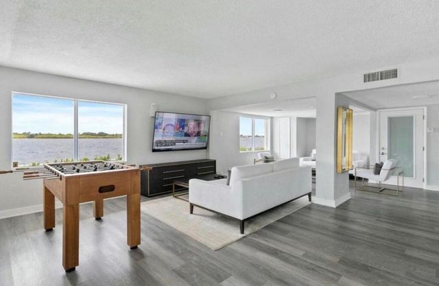 2560 S Ocean Boulevard 518, Palm Beach, FL 33480