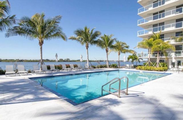 2560 S Ocean Boulevard 518, Palm Beach, FL 33480