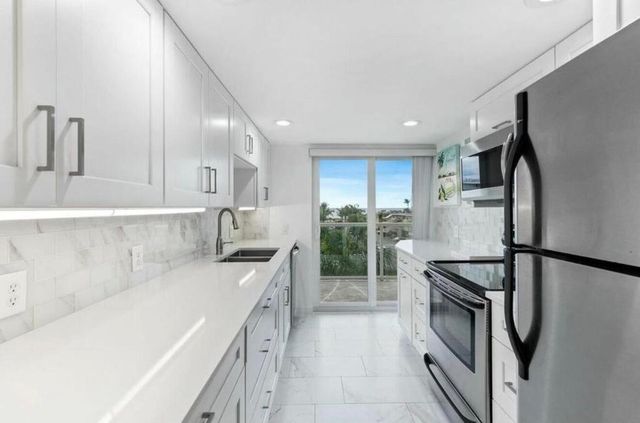 2560 S Ocean Boulevard 518, Palm Beach, FL 33480