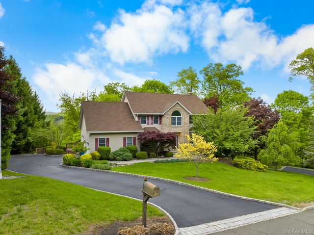 35 Pyngyp Road, Stony Point, NY 10980