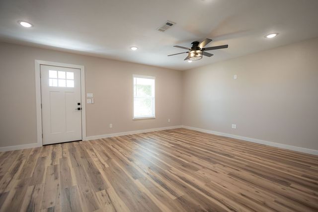 1955 VZ County Road 2144, Wills Point, TX 75169