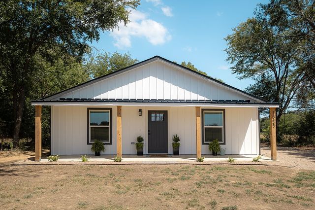 1955 VZ County Road 2144, Wills Point, TX 75169