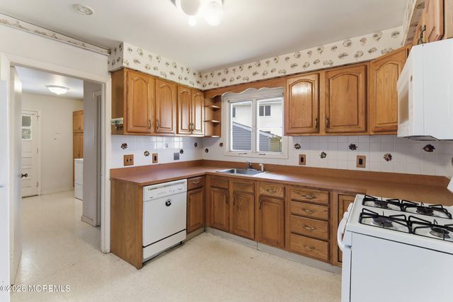 813 Roseld Avenue, Ocean Twp, NJ 07712