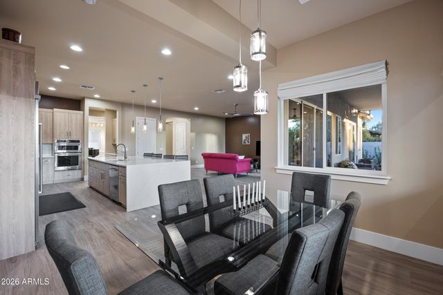 355 E MARYLAND Avenue, Phoenix, AZ 85012