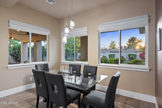 355 E MARYLAND Avenue, Phoenix, AZ 85012