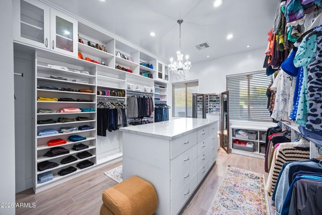 355 E MARYLAND Avenue, Phoenix, AZ 85012