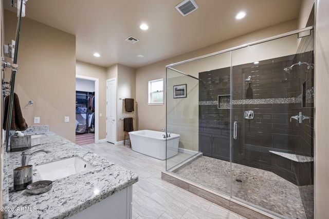 355 E MARYLAND Avenue, Phoenix, AZ 85012