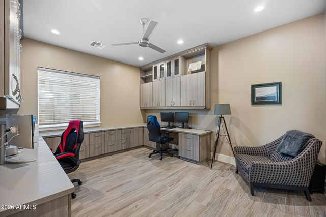 355 E MARYLAND Avenue, Phoenix, AZ 85012