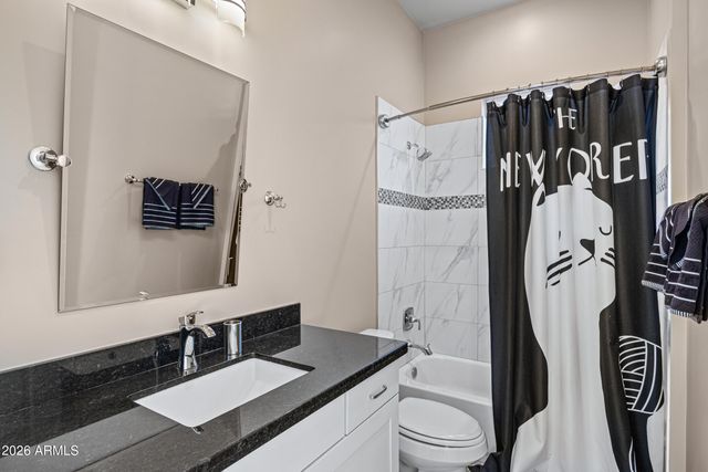 355 E MARYLAND Avenue, Phoenix, AZ 85012