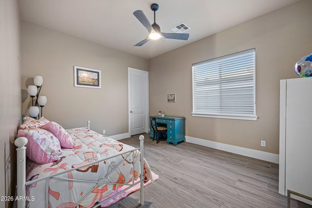 355 E MARYLAND Avenue, Phoenix, AZ 85012