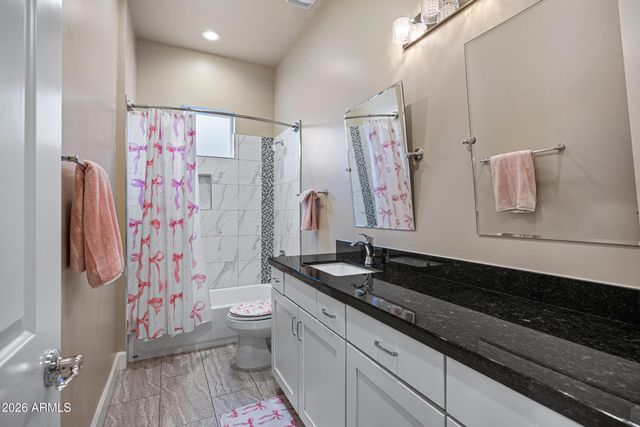 355 E MARYLAND Avenue, Phoenix, AZ 85012