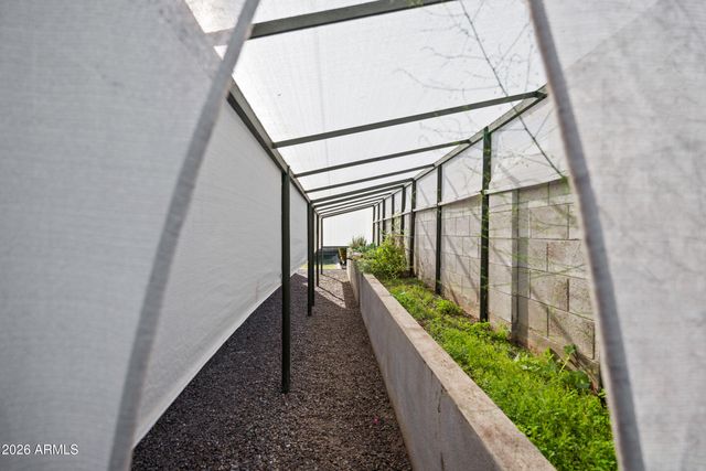 355 E MARYLAND Avenue, Phoenix, AZ 85012