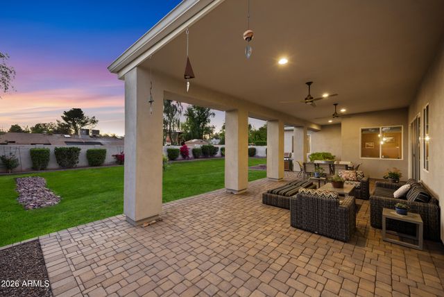 355 E MARYLAND Avenue, Phoenix, AZ 85012