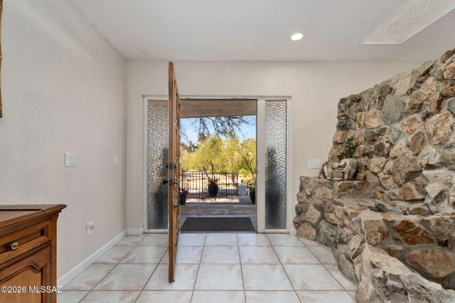 475 W Valoro Drive, Tucson, AZ 85737