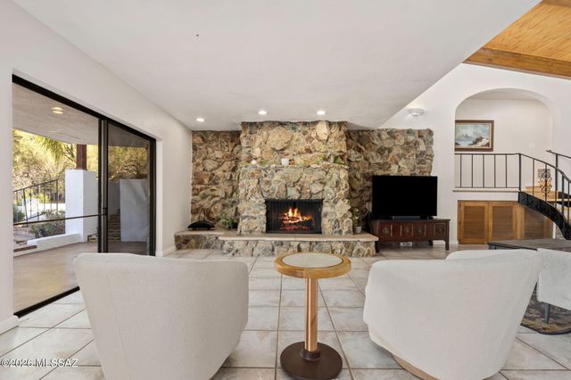 475 W Valoro Drive, Tucson, AZ 85737