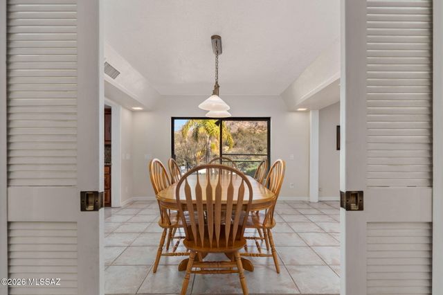 475 W Valoro Drive, Tucson, AZ 85737