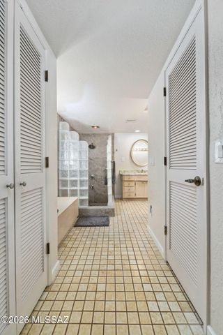 475 W Valoro Drive, Tucson, AZ 85737