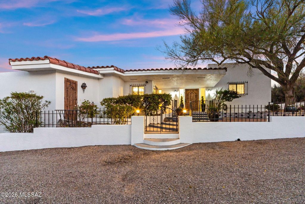 475 W Valoro Drive, Tucson, AZ 85737