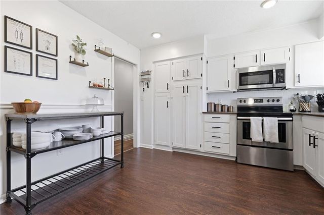 500 N 81st Terrace, Kansas City, KS 66112