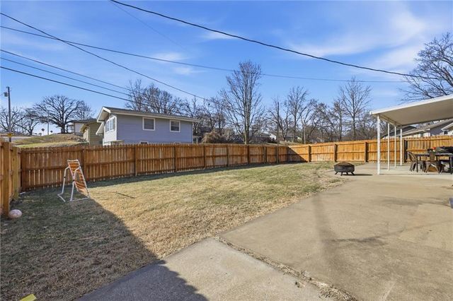 500 N 81st Terrace, Kansas City, KS 66112