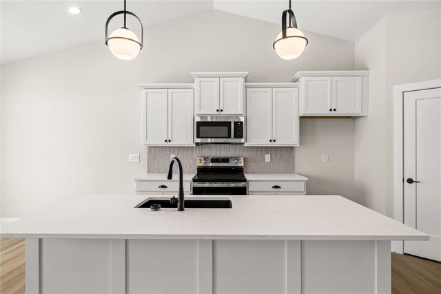 3116 NW 27th Circle, Ankeny, IA 50023