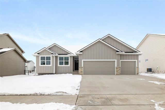 3116 NW 27th Circle, Ankeny, IA 50023