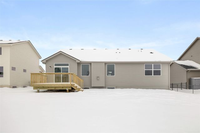 3116 NW 27th Circle, Ankeny, IA 50023
