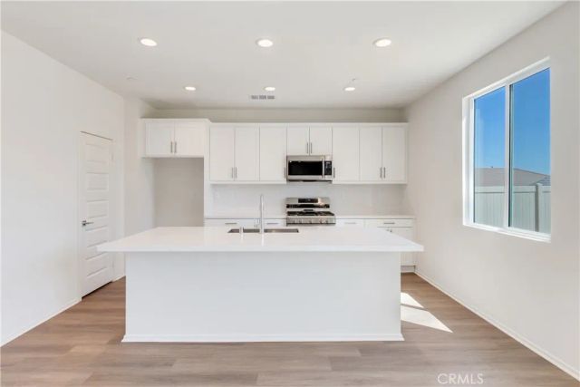 9031 Carson Avenue, Hesperia, CA 92344