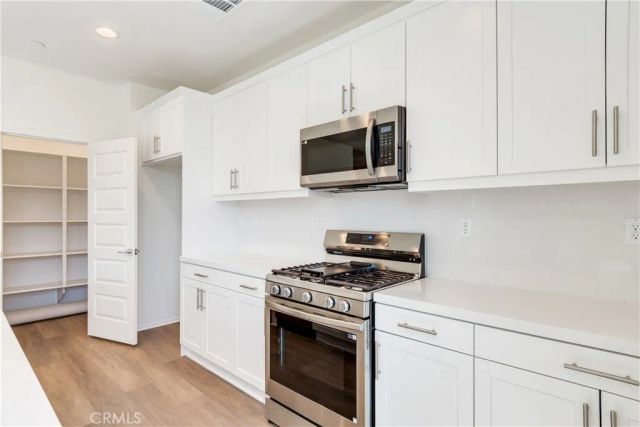 9031 Carson Avenue, Hesperia, CA 92344