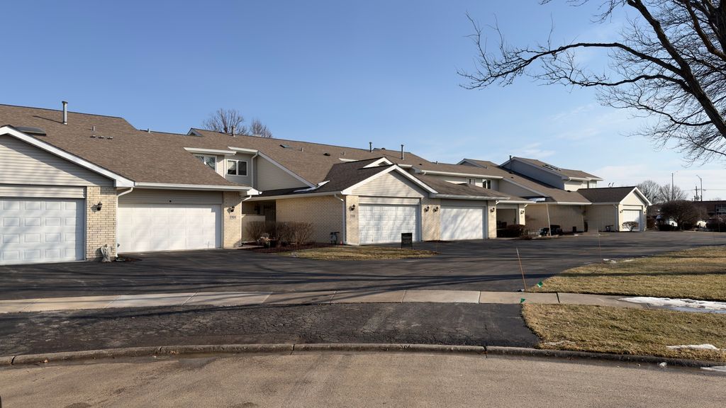 7717 W 158th Court, Orland Park, IL 60462
