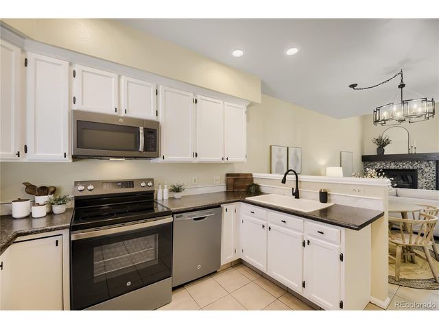 2902 W Long Cir B, Littleton, CO 80120