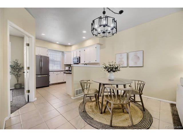 2902 W Long Cir B, Littleton, CO 80120